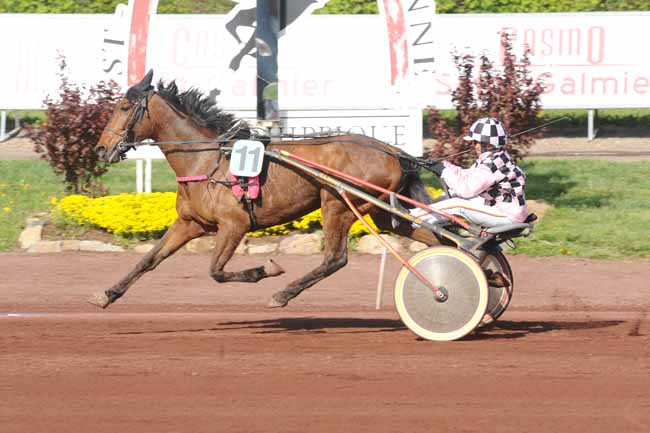 Arrivée quinté pmu PRIX OPEL BOUGAULT - PRIX DE L'U.N.A.T. à SAINT GALMIER