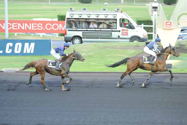 Arrivée quinté pmu PRIX ICLEA à PARIS-VINCENNES