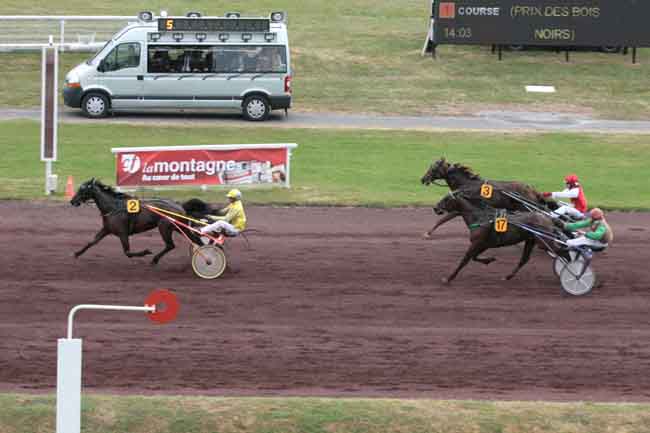 Arrivée quinté pmu PRIX S.A.E.M. (PRIX DES BOIS NOIRS) à VICHY