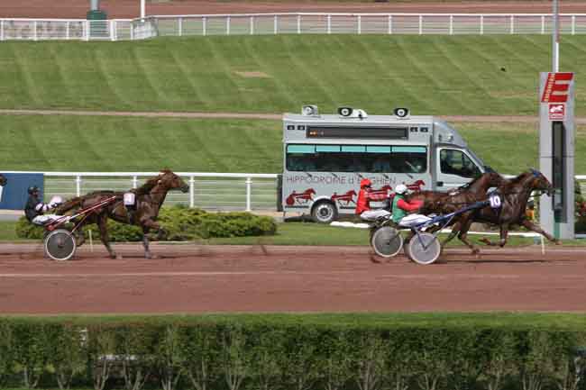 Arrivée quinté pmu PRIX DE LA PORTE DE LA PLAINE à ENGHIEN