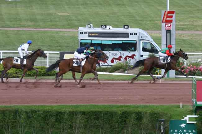 Arrivée quinté pmu PRIX DE LA PLACE DES VICTOIRES à ENGHIEN