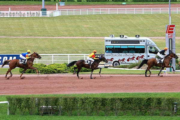 Arrivée quinté pmu PRIX DE LA PLACE DU TROCADERO à ENGHIEN