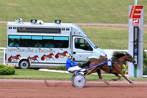 Arrivée quinté pmu PRIX DE MENILMONTANT à ENGHIEN