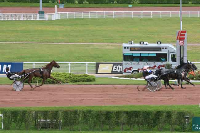 Arrivée quinté pmu PRIX DE CLIGNANCOURT à ENGHIEN