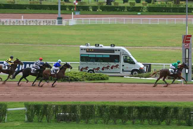 Arrivée quinté pmu PRIX DE LA PLACE DAUPHINE à ENGHIEN