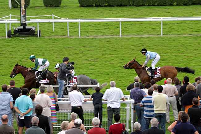 Arrivée quinté pmu PRIX DES CHEVALIERS DU LIVAROT (PRIX DE BLANGY LE CHATEAU) à CLAIREFONTAINE