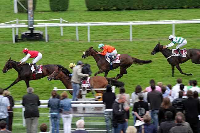 Arrivée quinté pmu PRIX DE LA VILLE D'HONFLEUR (PRIX DES BUVEURS D'AIR) à CLAIREFONTAINE