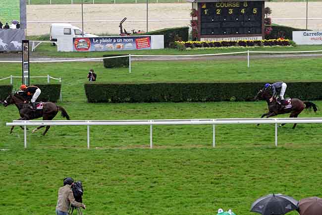 Arrivée quinté pmu PRIX CIDRE PAYS D'AUGE (PRIX DES HORTENSIAS) à CLAIREFONTAINE