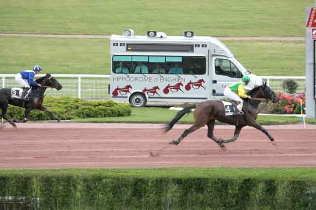 Arrivée quinté pmu PRIX DE LA PLACE DE VALOIS à ENGHIEN