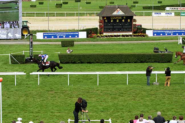 Arrivée quinté pmu PRIX DE L'ASSOCIATION DES PROPRIETAIRES DE L'EST (PX DES LAVATERES) à CLAIREFONTAINE