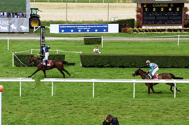 Arrivée quinté pmu PRIX DE L'ASSOCIATION DES PROPRIETAIRES OUEST (APGO) (GRAND STEEPLE) à CLAIREFONTAINE