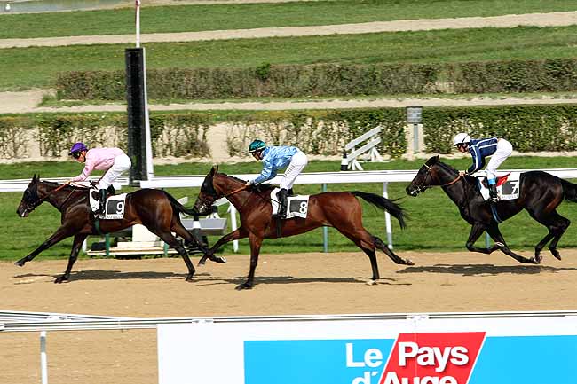 Arrivée quinté pmu PRIX DE VALMONT à DEAUVILLE