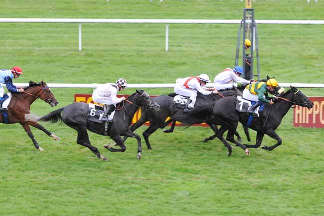 Arrivée quinté pmu PRIX DU FER A CHEVAL à FONTAINEBLEAU