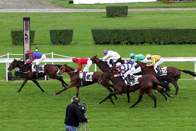 Arrivée quinté pmu PRIX DILIGENCE PRESSE (PRIX DES OEILLETS) à CLAIREFONTAINE
