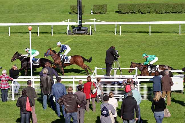 Arrivée quinté pmu PRIX DE L'ECOLE PRIMAIRE ALBERT FRACASSE (PRIX DE LA CROIX SOLIER) à CLAIREFONTAINE