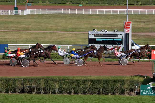 Arrivée quinté pmu PRIX DE LA PLACE SAINT-CHARLES (GR A) à ENGHIEN