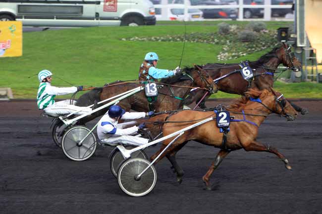 Arrivée quinté pmu CRITERIUM DES 3 ANS à PARIS-VINCENNES