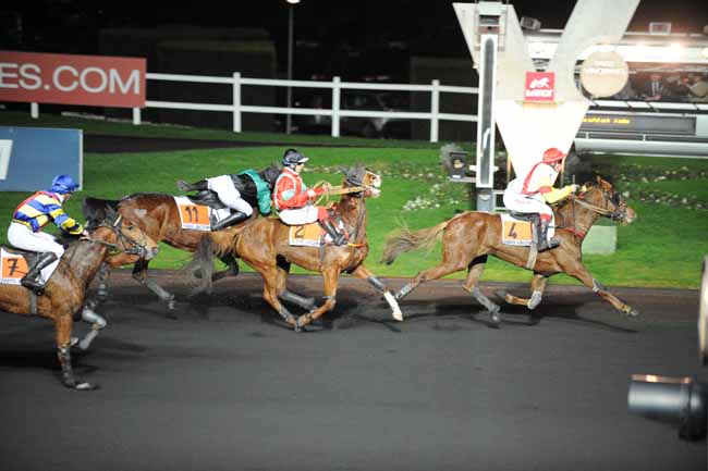 Arrivée quinté pmu PRIX URSA à PARIS-VINCENNES