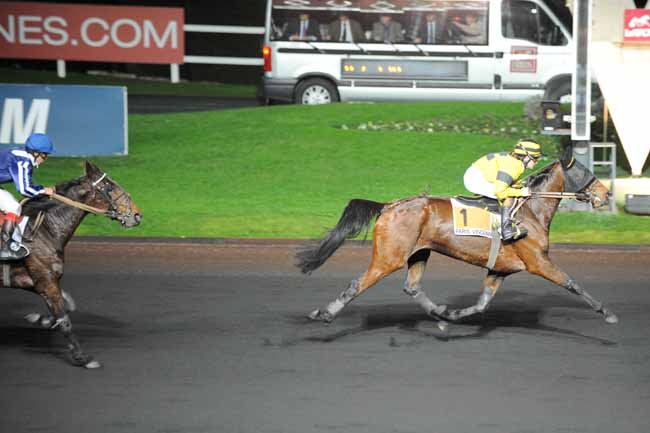 Arrivée quinté pmu PRIX MENKALINAN à PARIS-VINCENNES