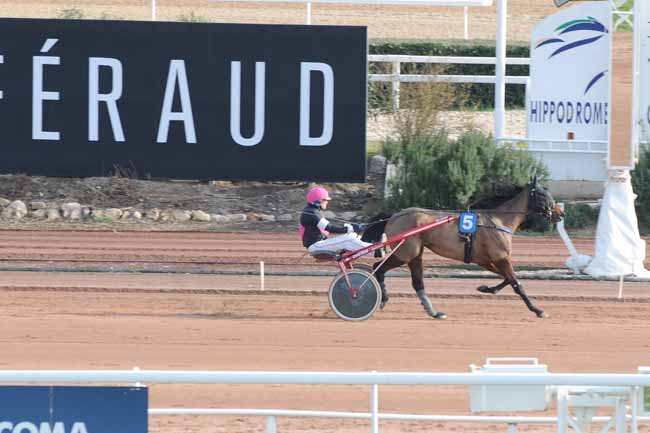 Arrivée quinté pmu PRIX DES ORCHIDEES à CAGNES-SUR-MER