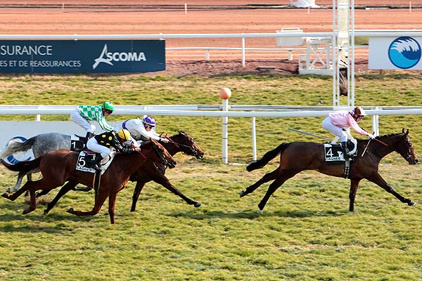 Arrivée quinté pmu PRIX DU FORT CARRE à CAGNES-SUR-MER