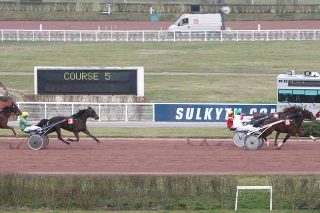 Arrivée quinté pmu PRIX D'HYERES à ENGHIEN