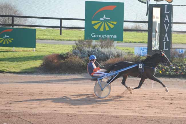 Arrivée quinté pmu PRIX DU JOURNAL GENY COURSES (GR B) à LAVAL
