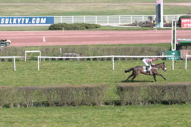 Arrivée quinté pmu PRIX D'ESSAI DES POULICHES (PELOTON A) à ENGHIEN