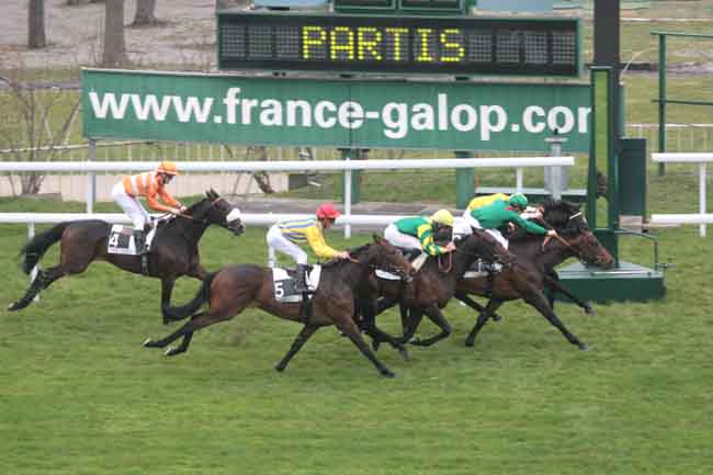 Arrivée quinté pmu PRIX MAURICE CAILLAULT à SAINT-CLOUD