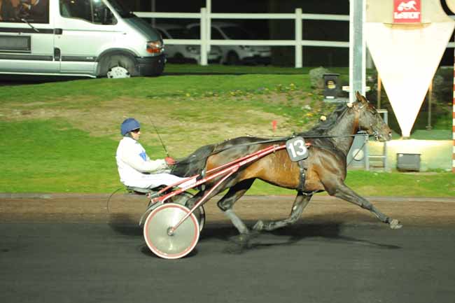 Arrivée quinté pmu PRIX AGATHE à PARIS-VINCENNES