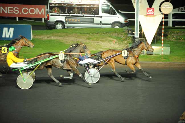 Arrivée quinté pmu PRIX COELESTINA à PARIS-VINCENNES