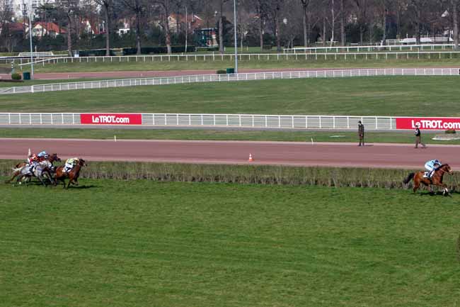 Arrivée quinté pmu PRIX DU MORBIHAN à ENGHIEN