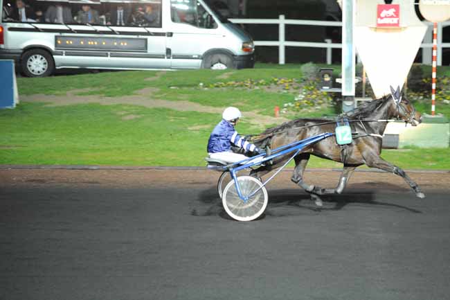 Arrivée quinté pmu PRIX ADELHEID à PARIS-VINCENNES