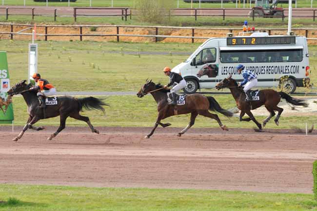 Arrivée quinté pmu PRIX NERIC BARBES à ANGERS