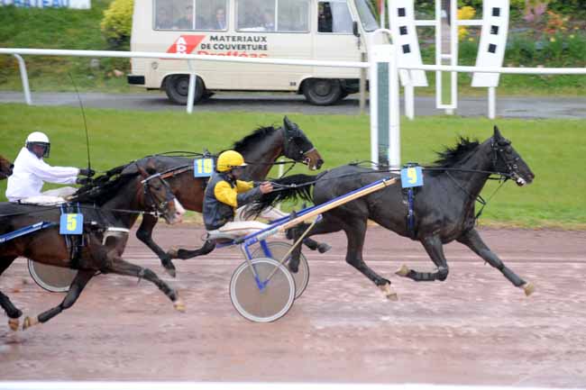 Arrivée quinté pmu PRIX GENY INFO à PONTCHATEAU