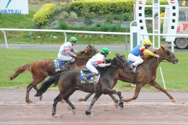 Arrivée quinté pmu PRIX DU DEPARTEMENT DE LOIRE ATLANTIQUE à PONTCHATEAU