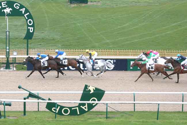 Arrivée quinté pmu PRIX DU POTEAU NIBERT à CHANTILLY