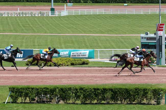 Arrivée quinté pmu PRIX DE LA PLACE DU CHATELET à ENGHIEN