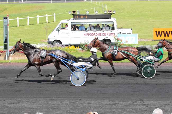 Arrivée quinté pmu PRIX DU CHAMPAGNE DE CASTELNAU à REIMS