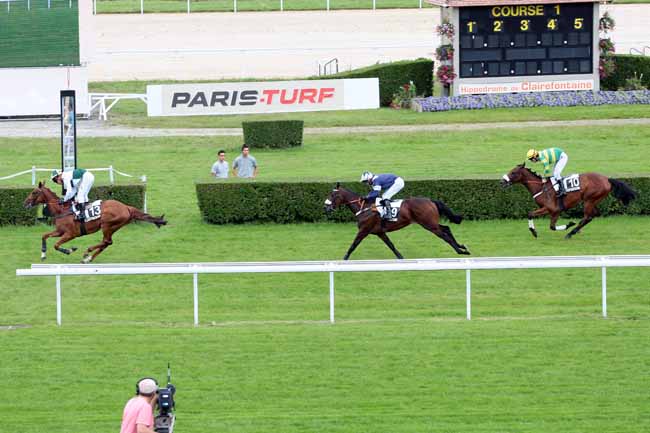 Arrivée quinté pmu PRIX DU DOUET (PELOTON A) à CLAIREFONTAINE