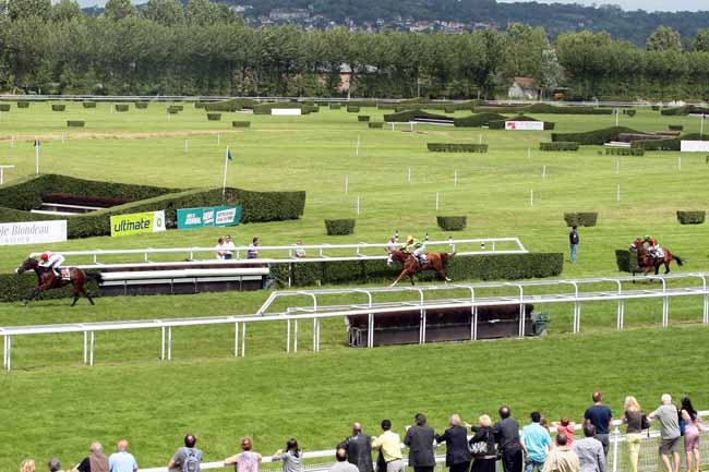 Arrivée quinté pmu PRIX DU DOUET (PELOTON B) à CLAIREFONTAINE
