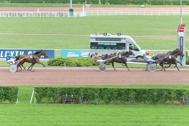 Arrivée quinté pmu PRIX DE LA PORTE DE CHARENTON à ENGHIEN