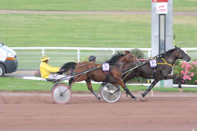Arrivée quinté pmu PRIX DU PANTHEON à ENGHIEN