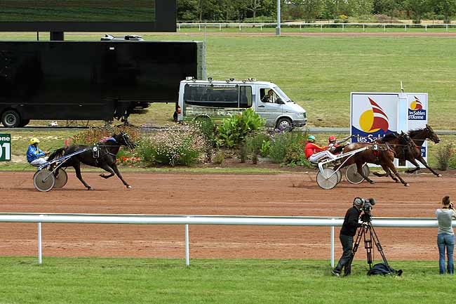Arrivée quinté pmu PRIX DE LA SOCIETE DU CHEVAL FRANCAIS à LES SABLES D'OLONNE