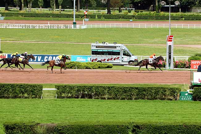 Arrivée quinté pmu PRIX DE LA PLACE DU MAIL à ENGHIEN