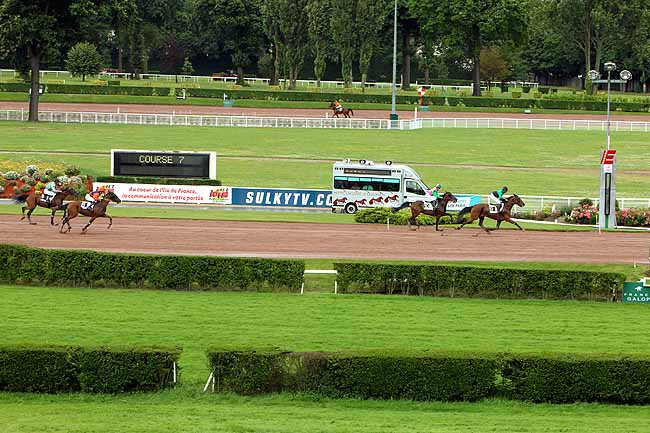 Arrivée quinté pmu PRIX DE LA PORTE DE SEVRES à ENGHIEN