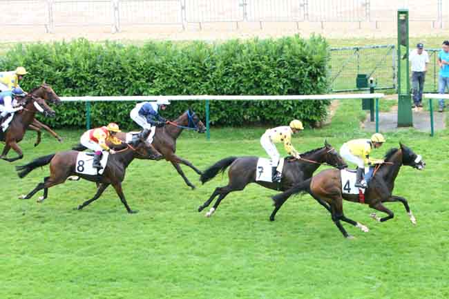 Arrivée quinté pmu PRIX DE LA VALROY à CHANTILLY