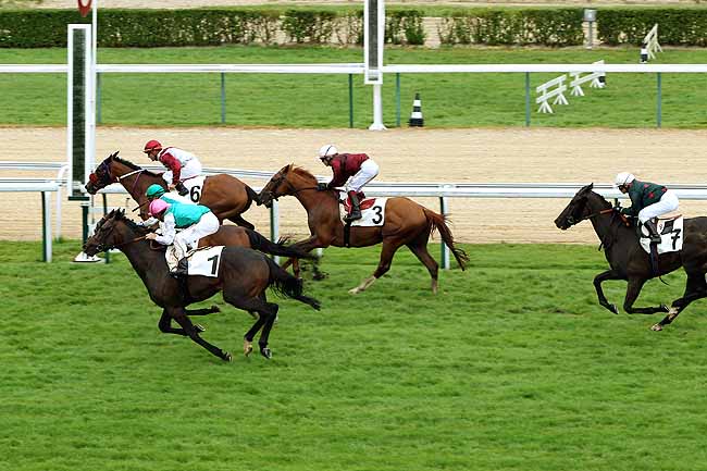 Arrivée quinté pmu PRIX DE SAINT-ETIENNE-LA-THILLAYE à DEAUVILLE