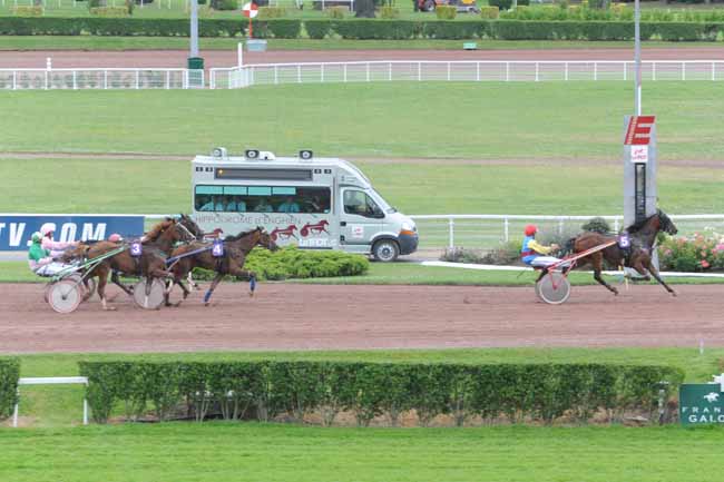 Arrivée quinté pmu PRIX DE BALIZAC à ENGHIEN