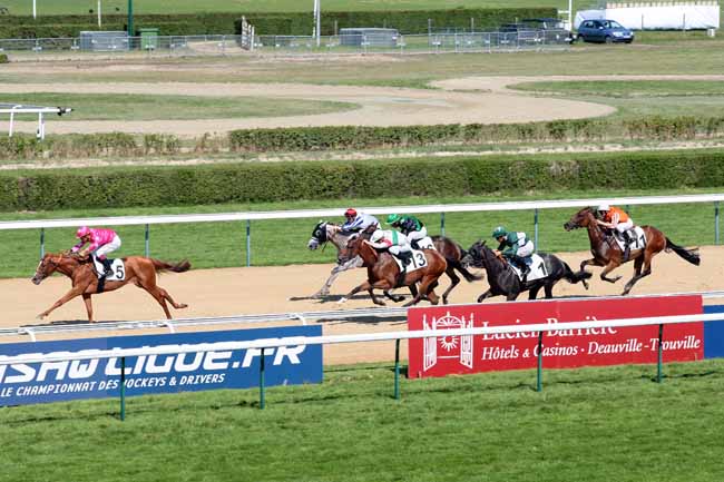 Arrivée quinté pmu PRIX DE LA HETRAIE (PELOTON B) à DEAUVILLE